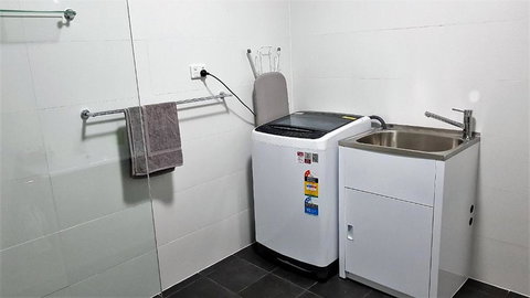 The Courtyard - Holiday Sunshine Coast 1