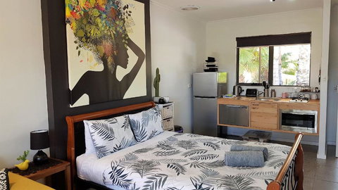 The Courtyard - Holiday Sunshine Coast 2