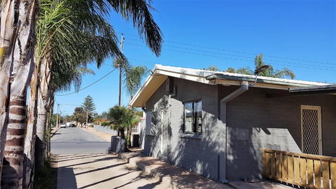 The Good Life - Holiday Sunshine Coast 1