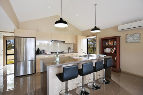 Panorama At The Lake Pet Friendly 15 Mins To Hyams Beach - Holiday Sunshine Coast 5