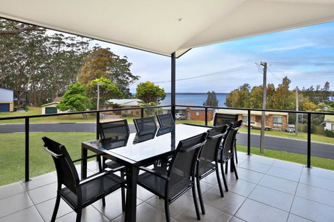 Panorama At The Lake Pet Friendly 15 Mins To Hyams Beach - Holiday Sunshine Coast 1