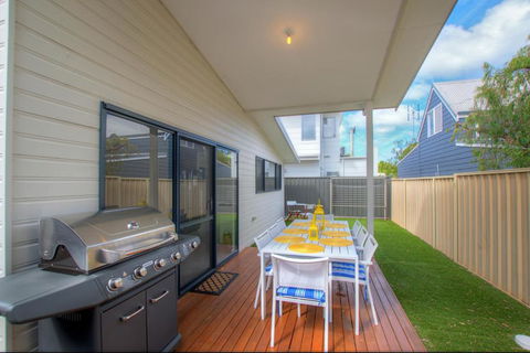 A Little Luxury In Town - Holiday Sunshine Coast 2