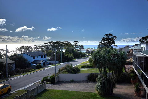 GRANITE BEACH HOUSE At Bay Of Fires - Holiday Sunshine Coast 2