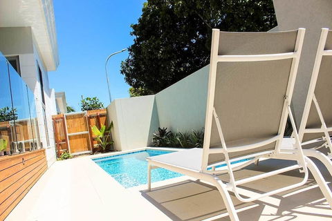 Fat Frog Beach Houses - Sunshine Coast Tourism 5