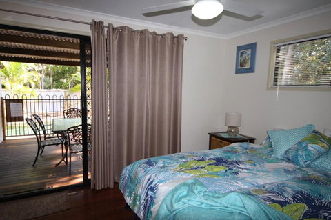 1 Naiad Court Lowset Family Home With Swimming Pool & Covered Deck. Pet Friendly - Sunshine Coast Tourism 5