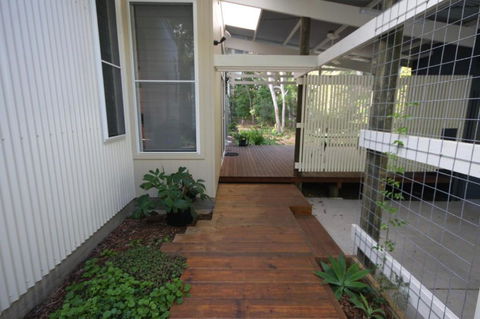 15 Belle Court Modern Architect Designed Open Plan Holiday Home With Outdoor Shower - Holiday Sunshine Coast 6