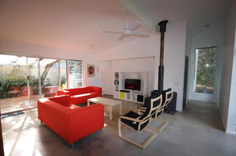 15 Belle Court Modern Architect Designed Open Plan Holiday Home With Outdoor Shower - Holiday Sunshine Coast 4