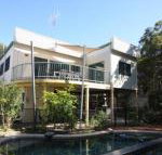 20 Orania Court Spacious home with swimming pool - Holiday Sunshine Coast