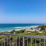 Wake Up To Ocean Views In Stylish Comfort - Holiday Sunshine Coast 1