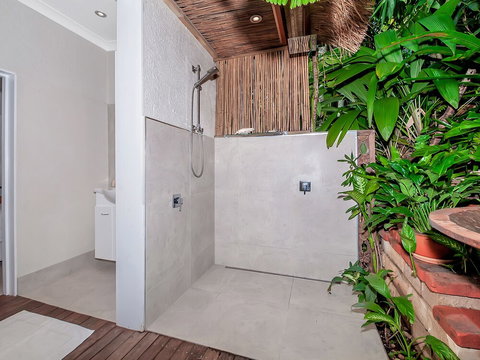 Unique Tropical Rainforest Getaway - Sunshine Coast Tourism 3