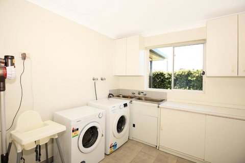 Neptune Absolute Beachfront - Sunshine Coast Tourism 1