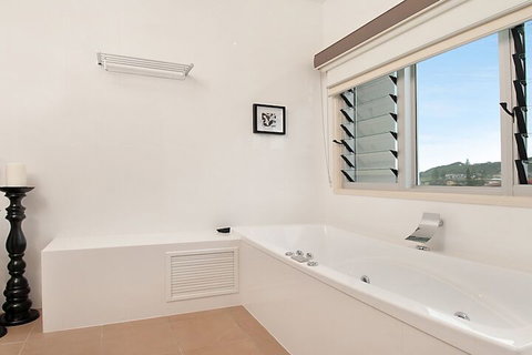 Costa Del Sol - Sunshine Coast Tourism 2