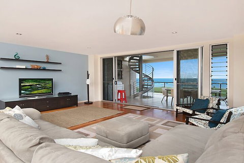 Costa Del Sol - Sunshine Coast Tourism 5