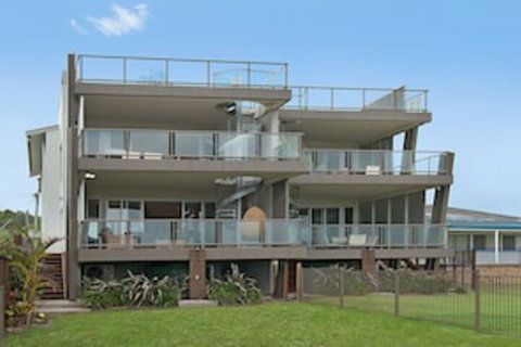 Costa Del Sol - Sunshine Coast Tourism 0