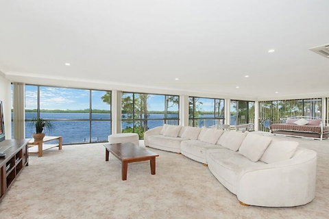 Surfside At Shellys - Sunshine Coast Tourism 2