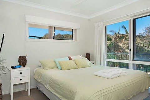 Surfside At Shellys - Sunshine Coast Tourism 7