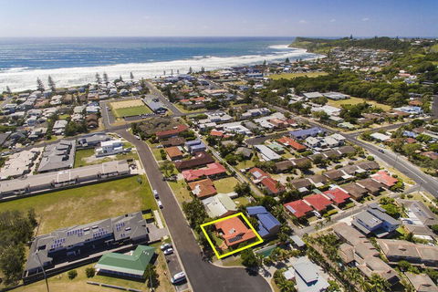 SECRET GARDEN WiFi Netflix Pet Friendly - Sunshine Coast Tourism 1