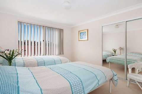 Pacific Rose Winter Holiday Special - Sunshine Coast Tourism 3