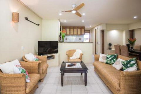 Bali Beach Villa Port Douglas - Sunshine Coast Tourism 5