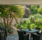 Retreat on Fourth - Sunshine Coast Tourism