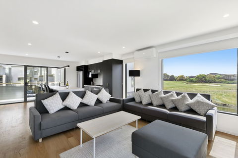 The Fairway Club Torquay - Holiday Sunshine Coast 4