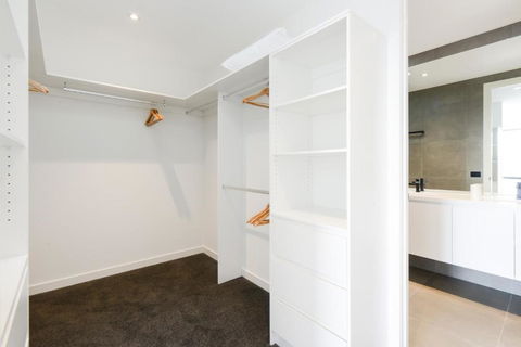 BOUTIQUE STAYS Murrumbeena Place 2 - Sunshine Coast Tourism 2