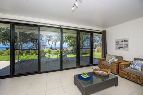 Lei Lo - Holiday Sunshine Coast 1