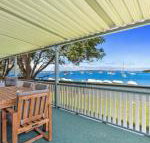 Sunset Beach House Soldiers Point Sleeps 9 - Sunshine Coast Tourism