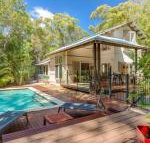 7 Naiad Court Rainbow Shores Perfect Beach House Swimming Pool  Walk To Beach Aircon Wi Fi - Holiday Sunshine Coast