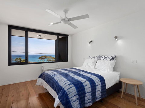 The Cube Striking Architectural Showpiece - Holiday Sunshine Coast 6