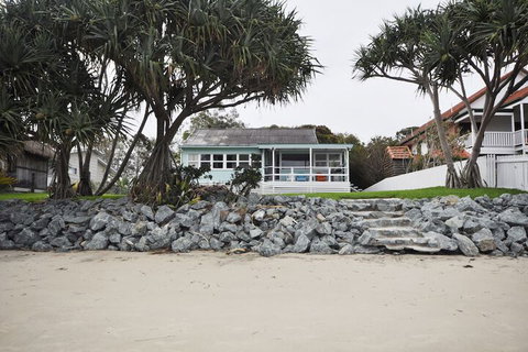 Golden Sands At Beachmere - Holiday Sunshine Coast 3