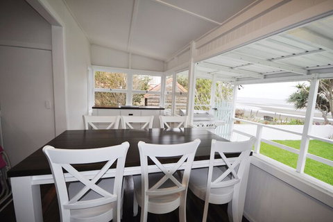 Golden Sands At Beachmere - Holiday Sunshine Coast 6