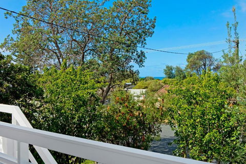 Salt Breeze - Sunshine Coast Tourism 5