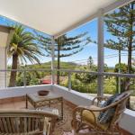 EAST COAST ESCAPES Lighthouse Studio - Sunshine Coast Tourism 1
