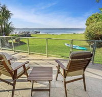 Eagle Point Getaway Waterfront Serenity - Sunshine Coast Tourism