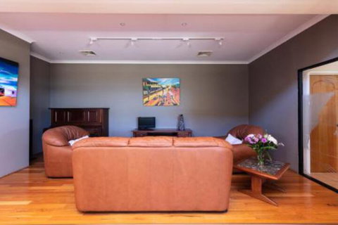 Maidstone Executive Residence - Holiday Sunshine Coast 5