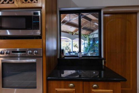 Maidstone Executive Residence - Holiday Sunshine Coast 2
