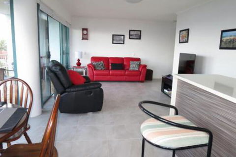 Deepwater Cove Unit 7 68 Lower Gay Terrace Bulcock Beach - Sunshine Coast Tourism 2