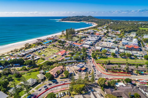 Bayside Court Apartments - Sunshine Coast Tourism 1