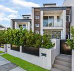Relax in a Spacious  Modern Townhouse in Asquith - Holiday Sunshine Coast
