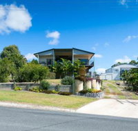 Blue Water Retreat Upstairs  Downstairs - Sunshine Coast Tourism