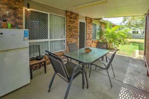 Affordable Holiday Home - Holiday Sunshine Coast 4