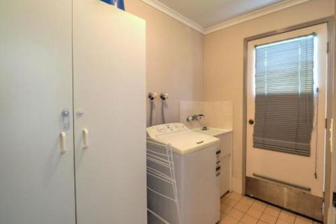 Affordable Holiday Home - Holiday Sunshine Coast 3
