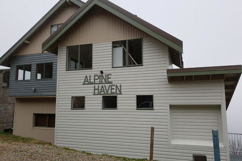 Alpine Haven 4 - Holiday Sunshine Coast 7