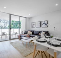 Executive Luxury Apt With Parking Next to Station - Sunshine Coast Tourism