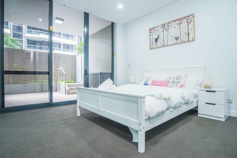 Stunning And Cozy Apartment In Heart Of Mascot - Holiday Sunshine Coast 2