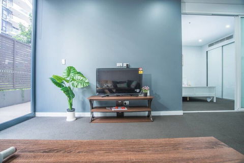 Stunning And Cozy Apartment In Heart Of Mascot - Holiday Sunshine Coast 4