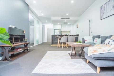 Stunning And Cozy Apartment In Heart Of Mascot - Holiday Sunshine Coast 0