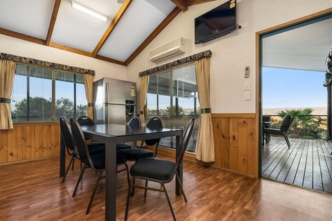 Reflections Holiday Park Lake Burrendong - Holiday Sunshine Coast 4