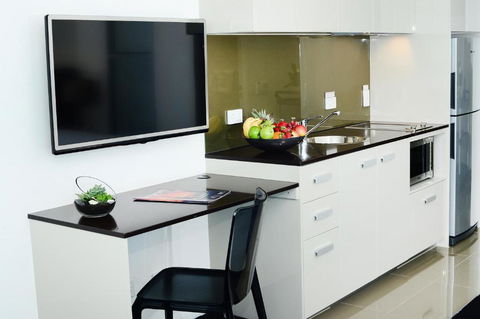 Apartments At 79 Goondoon - Holiday Sunshine Coast 4